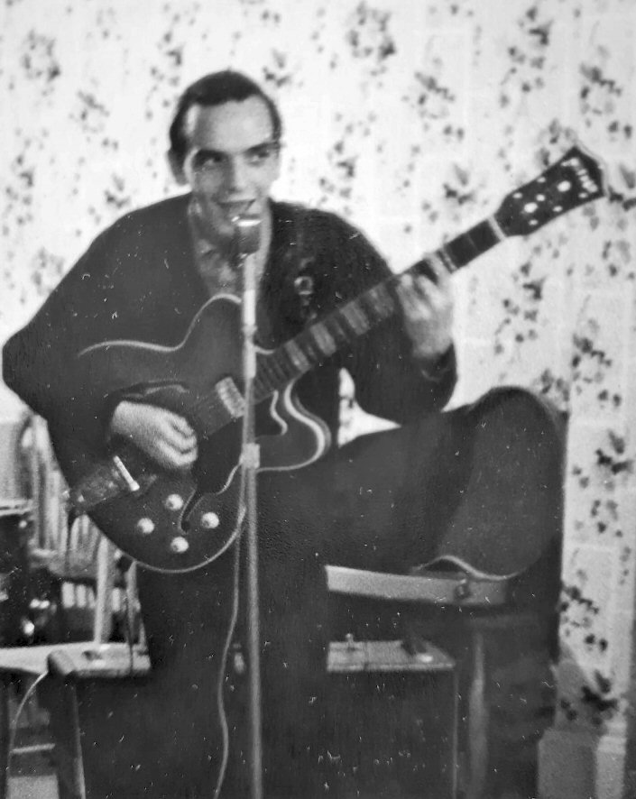 20220505_191855 Bob in rehearsals